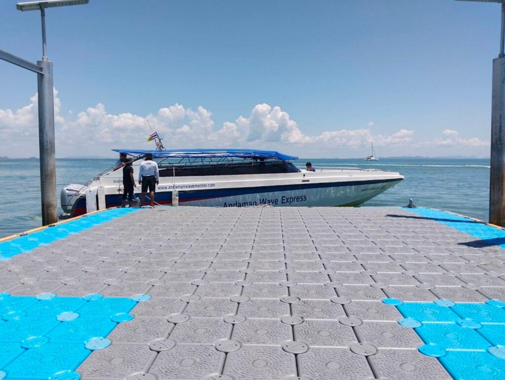 Railay — East Floating Pier (staff waiting)