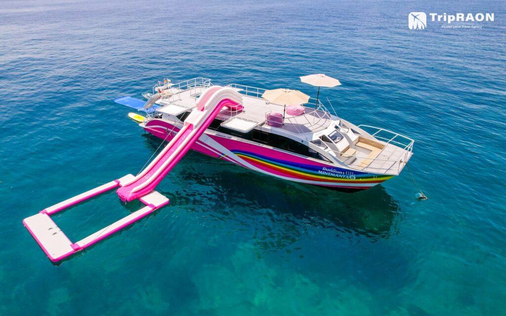 Sea Star speed catamaran with water slide